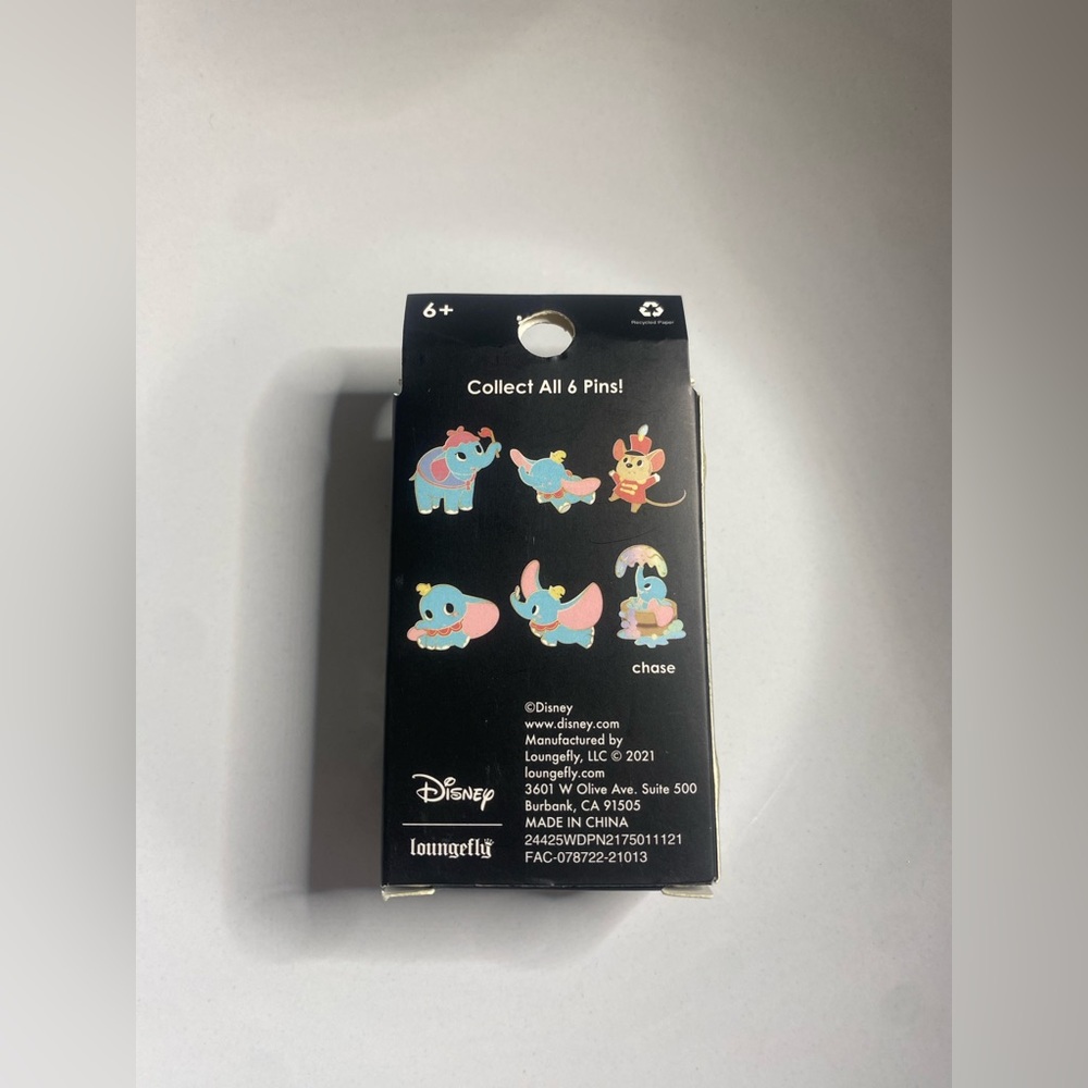 ✨ Disney Loungefly Mystery Pin – Glitter Dumbo 🎪🐘 - Picture 4 of 9
